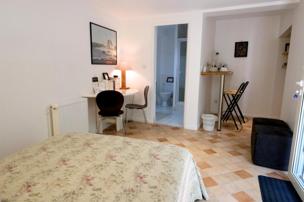 Le 3 Rue Grande Bed & Breakfast Moret-sur-Loing Exterior photo