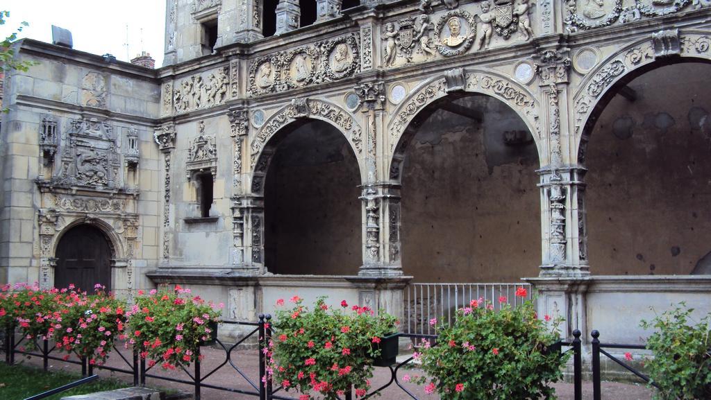 Le 3 Rue Grande Bed & Breakfast Moret-sur-Loing Exterior photo